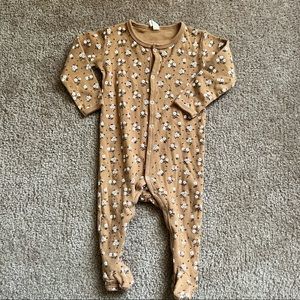 Q by Quincy Mae Sleeper